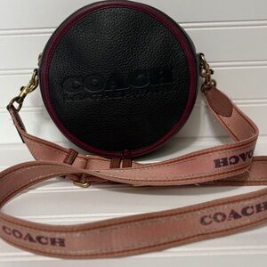 COACH Kia Colorblock Circle Green Burgundy Leather Crossbody Shoulder Bag Purse